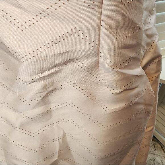 ALEXIS MED PLEATED PINHOLE BLUSH PEPLUM DRESS - Picture 2 of 9